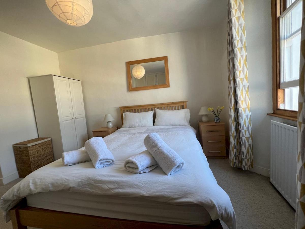 Pass The Keys 64 Church Street Characterful 2-Bed Cottage In The Heart Of Town Kingsbridge  Exteriör bild