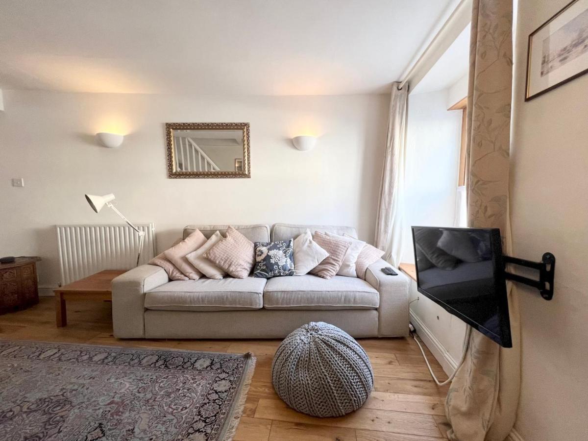 Pass The Keys 64 Church Street Characterful 2-Bed Cottage In The Heart Of Town Kingsbridge  Exteriör bild