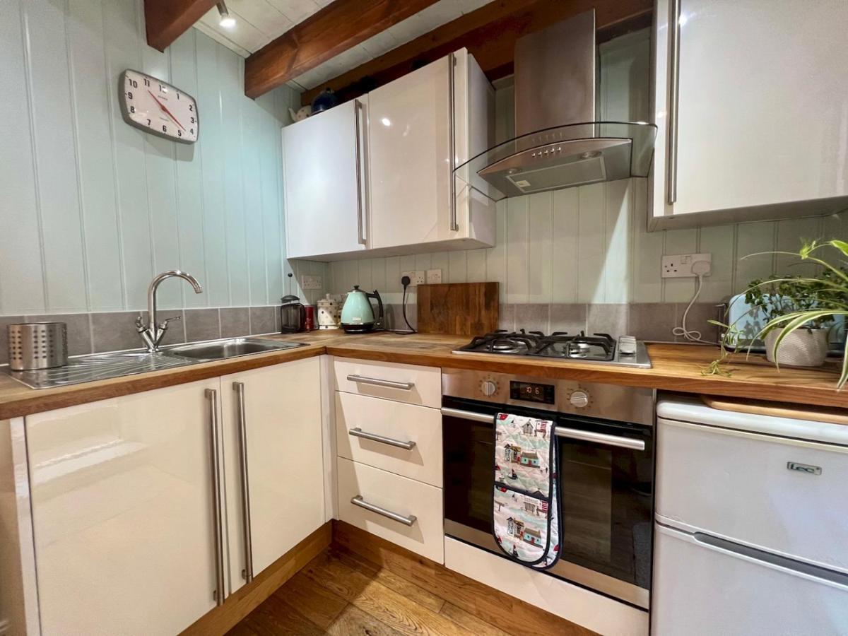 Pass The Keys 64 Church Street Characterful 2-Bed Cottage In The Heart Of Town Kingsbridge  Exteriör bild