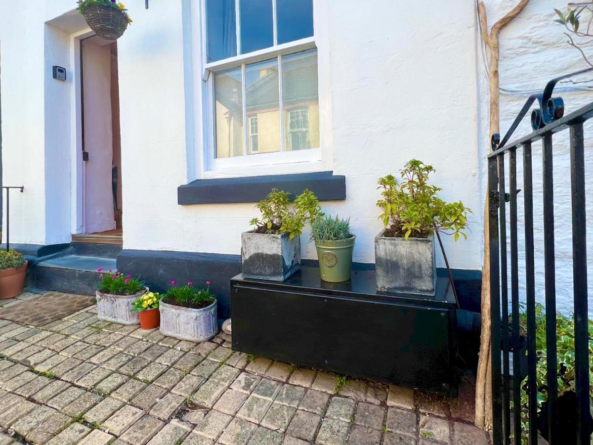 Pass The Keys 64 Church Street Characterful 2-Bed Cottage In The Heart Of Town Kingsbridge  Exteriör bild