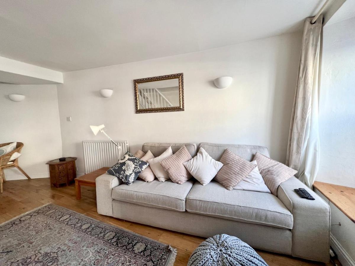 Pass The Keys 64 Church Street Characterful 2-Bed Cottage In The Heart Of Town Kingsbridge  Exteriör bild