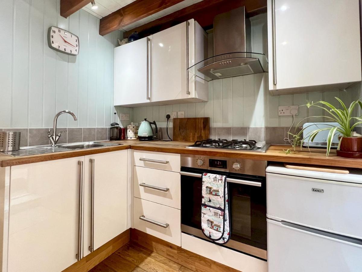 Pass The Keys 64 Church Street Characterful 2-Bed Cottage In The Heart Of Town Kingsbridge  Exteriör bild