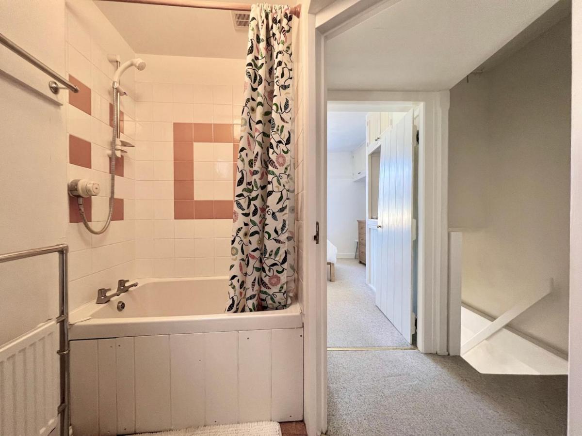 Pass The Keys 64 Church Street Characterful 2-Bed Cottage In The Heart Of Town Kingsbridge  Exteriör bild